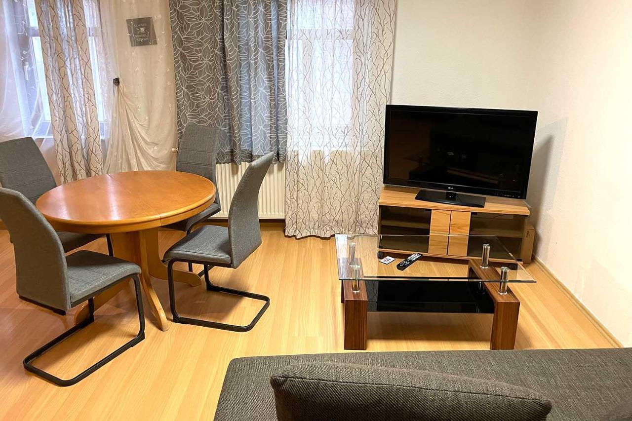 City Apartment With Wifi Near Jena Kahla  Екстериор снимка